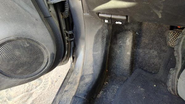 2013-2019 Nissan Versa Driver Left Lower Kick Trim Panel Oem Charcoal G — photo 1