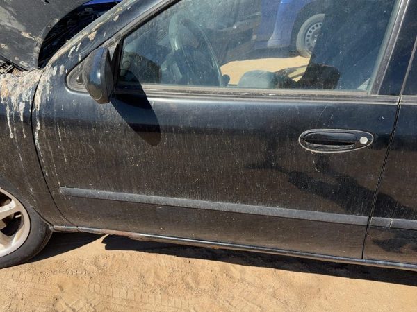 1996 Nissan Maxima Front Door LH Black — photo 2