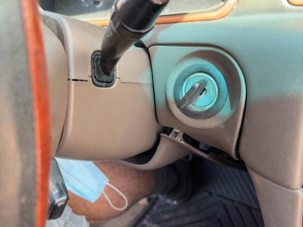 1997-2001 Toyota Camry Floor Shift Steering Column Assembly Oak FT4 OEM — photo 1