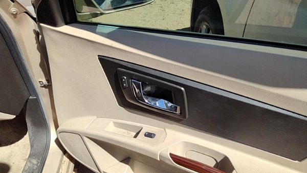 03-05 Cts Passenger Right Front Door Trim Panel With Switches Neutral 702 — photo 4