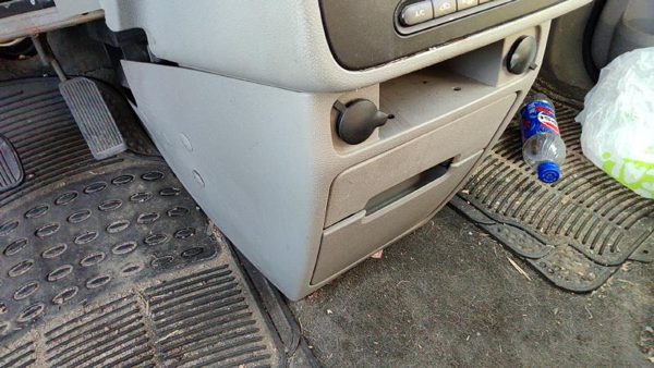 2004-2007 Ford Freestar Center Dash Cup Holder Oem Gray 3F2z17045a36cae — photo 4