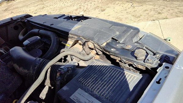 2010 Chevy Tahoe Radiator Support — photo 2
