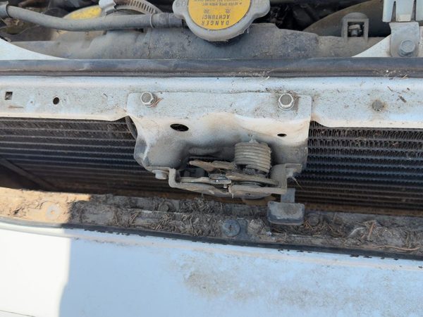 1986-1989 Honda Accord Lx Hood Latch Assembly With Bracket Oem 2932580 — photo 3