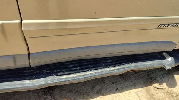 98 Lincoln Navigator Passenger Right Front Moulding From Door Trim Strip Gold Bi — photo 4