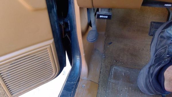 90-94 Dodge Dakota Driver Left Lower Kick Trim Panel Oem Tan — photo 3