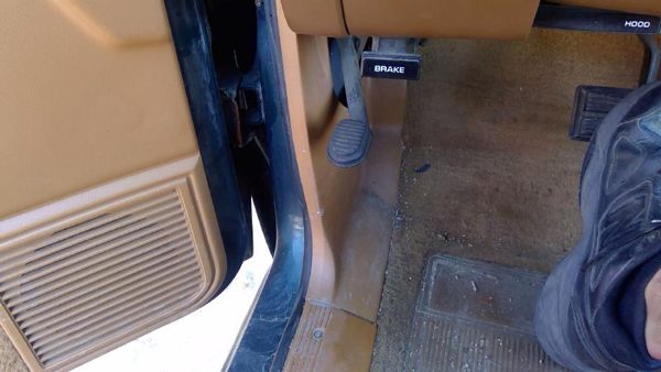 90-94 Dodge Dakota Driver Left Lower Kick Trim Panel Oem Tan — photo 5
