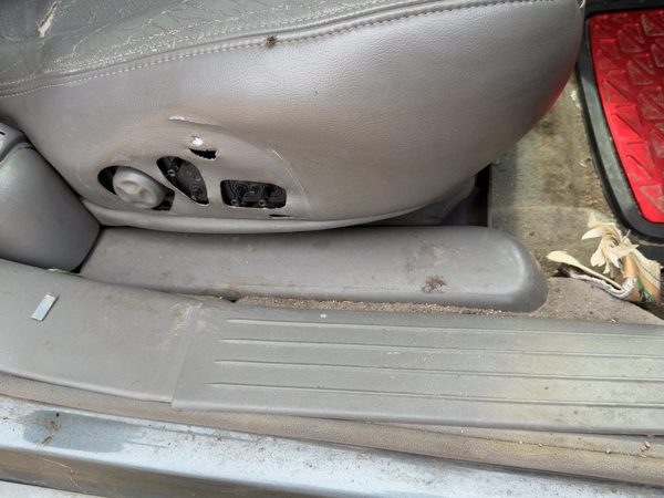 03 Seville Passenger Right Power Seat Track With Motors Only Oem Dark Gray 145 — photo 3