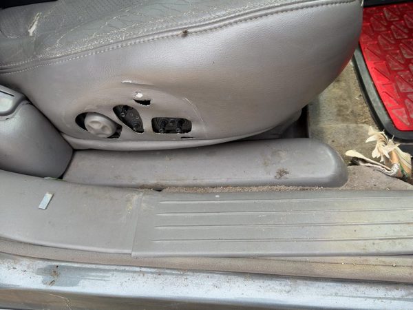 03 Seville Passenger Right Power Seat Track With Motors Only Oem Dark Gray 145 — photo 4