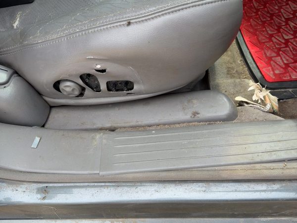 03 Seville Passenger Right Power Seat Track With Motors Only Oem Dark Gray 145 — photo 1
