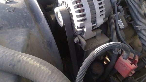 2000-2002 Chevy Tahoe Power Steering Bracket With Pump Oem — photo 9