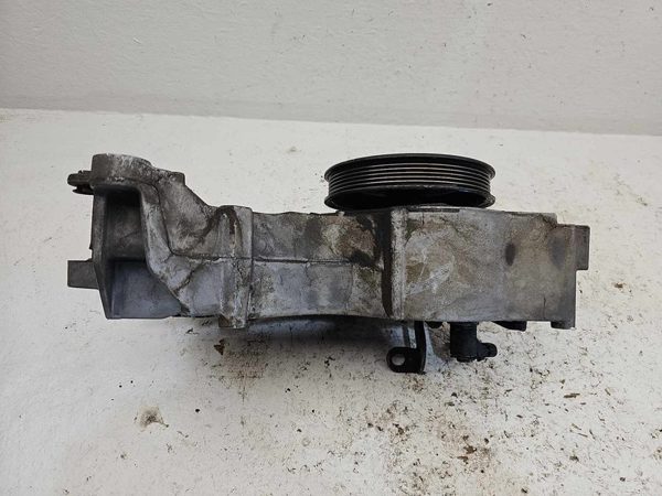 2000-2002 Chevy Tahoe Power Steering Bracket With Pump Oem — photo 15