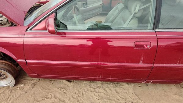 2001 Cadillac Eldorado Front Door LH Crimson Red 86U — photo 3