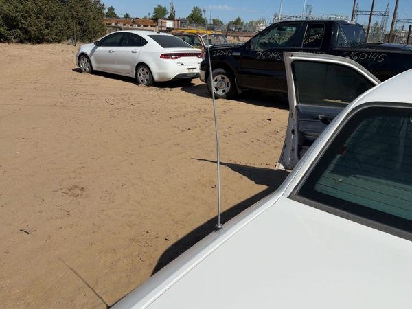 1990-1997 Lincoln Town Car Radio Antenna Mast Oem — photo 1