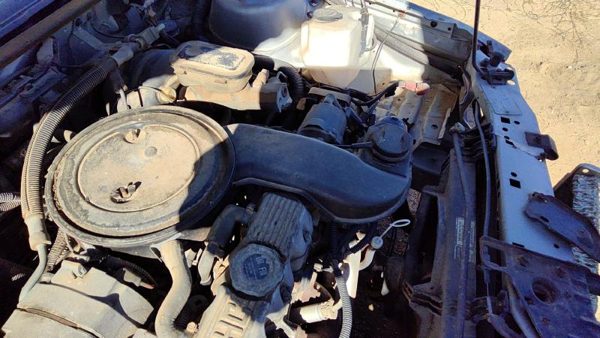 85 Pontiac Sunbird Complete Air Intake Cleaner Filter Box Housing With Tube 1.8L — photo 5