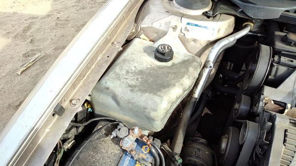 91-96 Buick Park Ave Coolant Reservoir Radiator Overflow Tank Bottle Oem — photo 1
