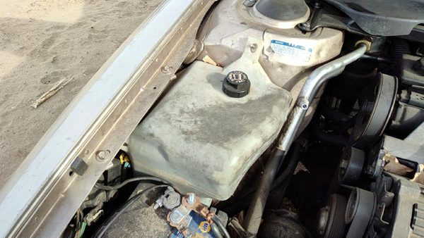91-96 Buick Park Ave Coolant Reservoir Radiator Overflow Tank Bottle Oem — photo 2