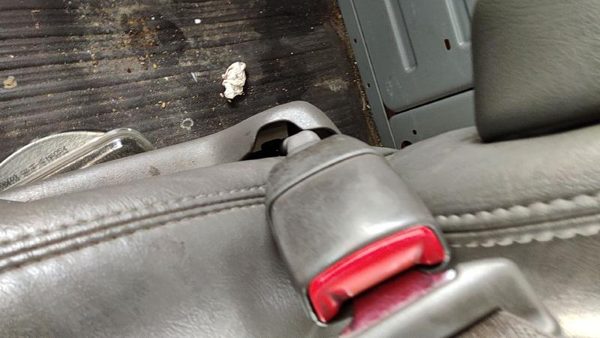 2006-2014 Chevy Express Van Driver Left Front Seat Belt Buckle Receiver Gray 93W — photo 7