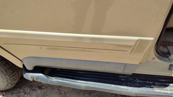 98 99 Navigator Passenger Right Rear Moulding From Door Back Trim Strip Gold Bi — photo 5