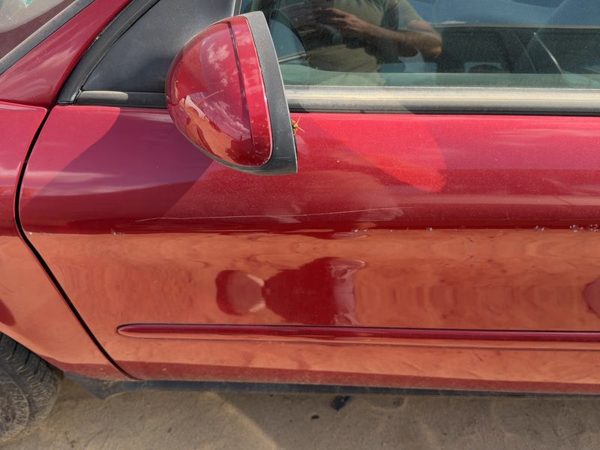 2001 Ford Taurus Front Door LH Red — photo 1
