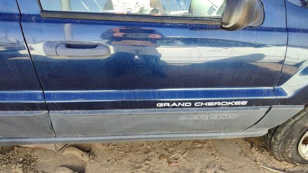 2004 Jeep Grand Cherokee Front Door RH Blue PB8 — photo 1