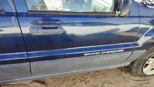 2004 Jeep Grand Cherokee Front Door RH Blue PB8 — photo 3