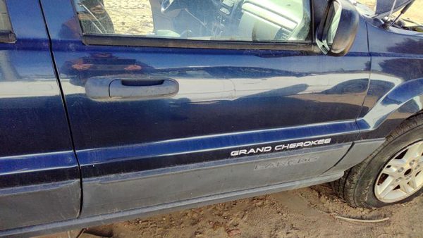 2004 Jeep Grand Cherokee Front Door RH Blue PB8 — photo 4