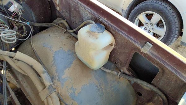 1983 Gmc Sierra C3500 Windshield Washer Fluid Reservoir With Pump Oem Wiper Tank — photo 5