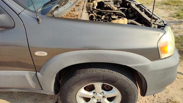 2005 Mazda Tribute Fender RH Gray Cx Dent — photo 2