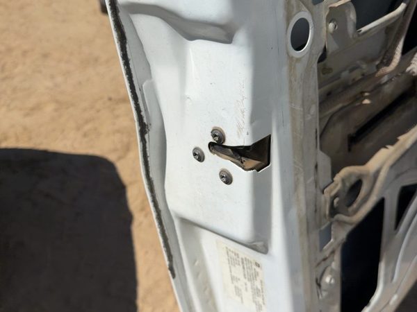 1996-2002 Chevy Express 2500 Driver Left Front Door Latch With Rods/Cables Oem — photo 3