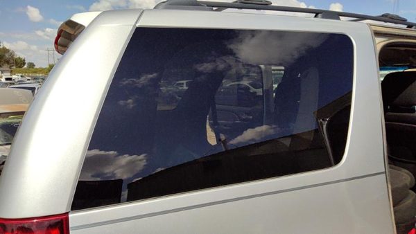 2009-2014 Chevy Tahoe Passenger Right Rear Quarter Glass Back Side Window Oem — photo 1