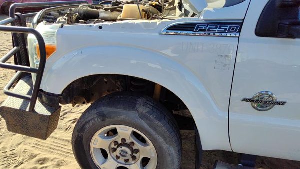 2011-2016 Ford F250 Driver Left Front Fender Oem White Z1 6.7L Powerstroke — photo 4