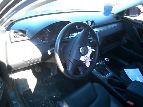 2008 Volkswagen Passat — vehicle photo 3