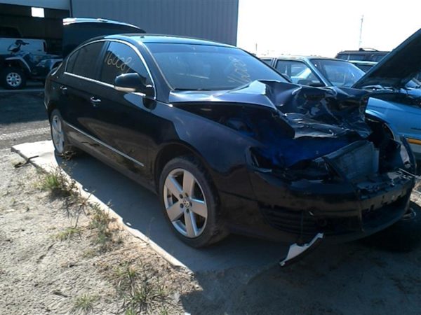 2008 Volkswagen Passat — vehicle photo 2