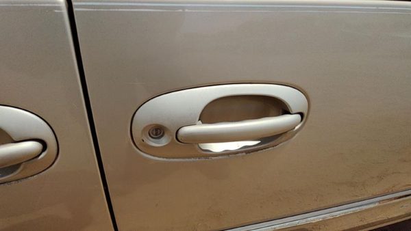 2000 Chrysler Town & Country Passenger Right Front Outside Door Handle Oem Gold — photo 3