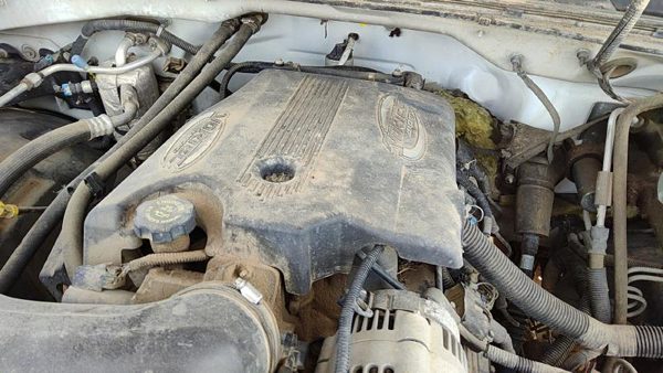 2001-2002 Silverado 2500 Hd Engine Cover Top Plastic Shield Oem 8.1L — photo 5