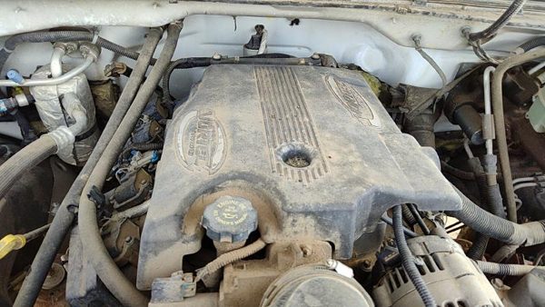 2001-2002 Silverado 2500 Hd Engine Cover Top Plastic Shield Oem 8.1L — photo 3