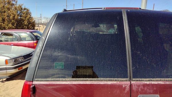 1995-2000 Gmc Yukon Driver Left Rear Back Glass Window Oem Barn Door 15745305 — photo 2