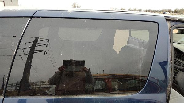 1998-2003 Toyota Sienna Passenger Right Rear Side Window Door Glass Oem Back — photo 1
