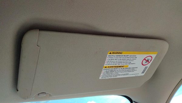 2004-2012 Chevy New Style Malibu Passenger Right Sun Visor Oem Neutral 52E — photo 1