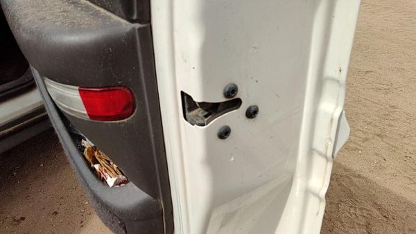 2002-2005 Buick Lesabre Passenger Right Front Door Latch With Rods/Cables Oem — photo 5