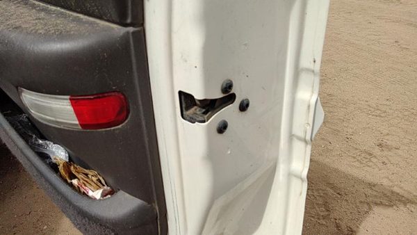 2002-2005 Buick Lesabre Passenger Right Front Door Latch With Rods/Cables Oem — photo 3