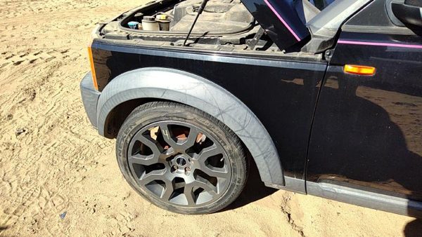 2006 Land Rover LR3 Fender LH Black — photo 1