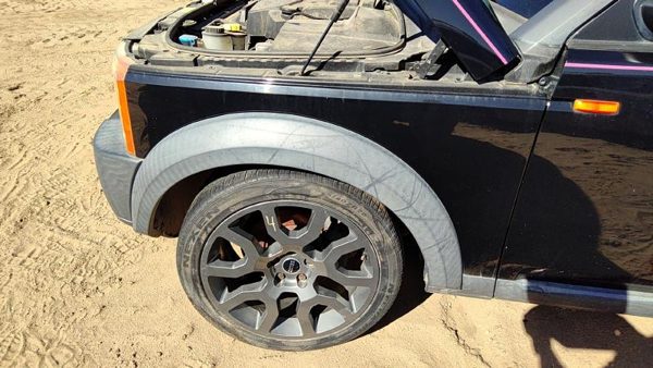 2006 Land Rover LR3 Fender LH Black — photo 3