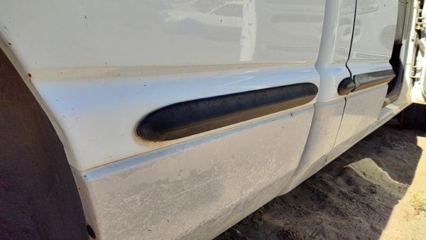 98-01 Ram 1500 Rh Passenger Right Rear Moulding On Quarter Panel Oem Rear Box — photo 2