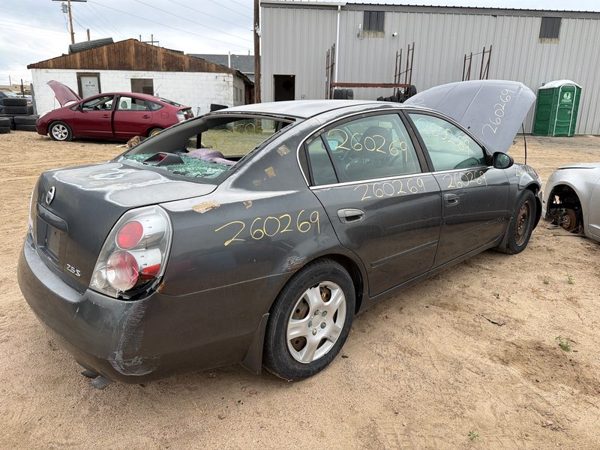2005 Nissan Altima — vehicle photo 4