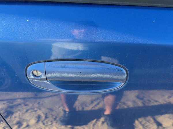 2004-2011 Chevy Aveo Passenger Right Front Outside Door Handle Oem Blue 33U — photo 2