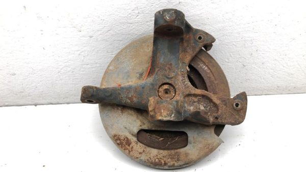 1973-87 Chevy C10 Passenger Right Front Spindle Steering Knuckle With Wheel Hub — photo 3