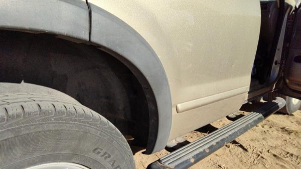 2002-2010 Ford Explorer Passenger Right Rear Moulding From Door Oem Back Flare — photo 2