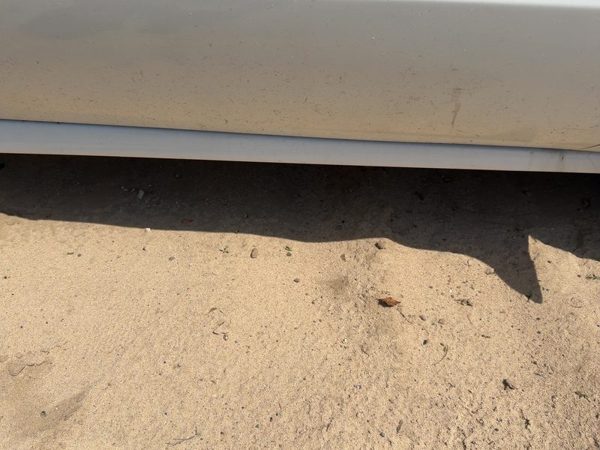00-05 Lesabre Passenger Right Lower Rocker Panel Moulding Side Skirt White 40U — photo 6