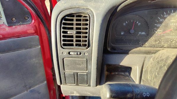 1994-1997 Nissan Hardbody Driver Left Heater Vent Ac Bezel Register Dash Oem — photo 2